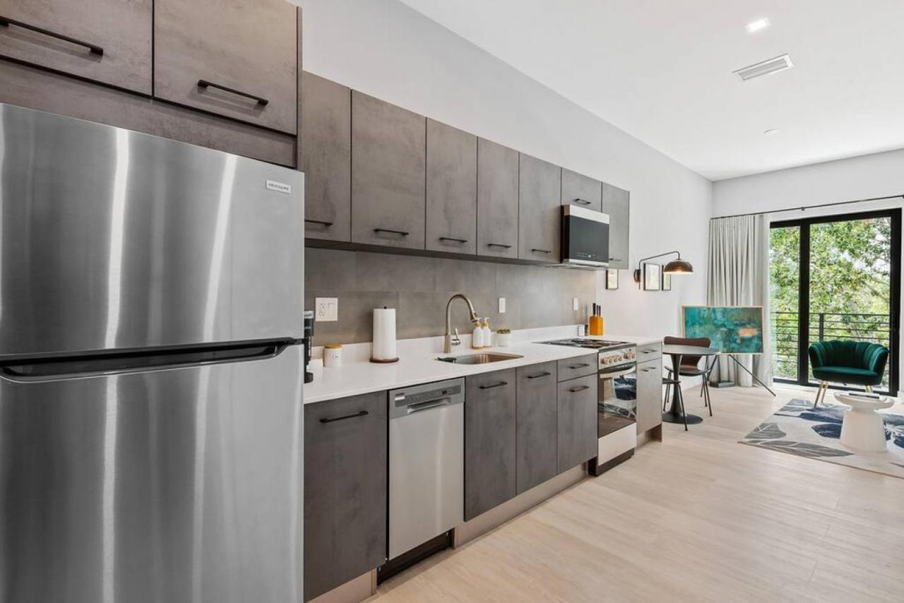 Pretty Rola 304 Luxury W King Bed Area Apartment Fort Lauderdale