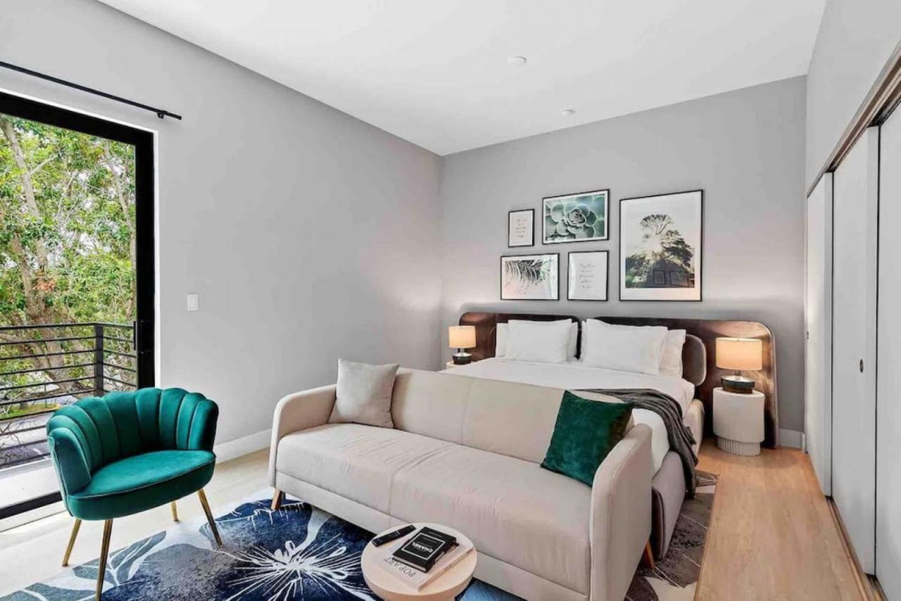 Apartment Pretty Rola 304 Luxury W King Bed Area *