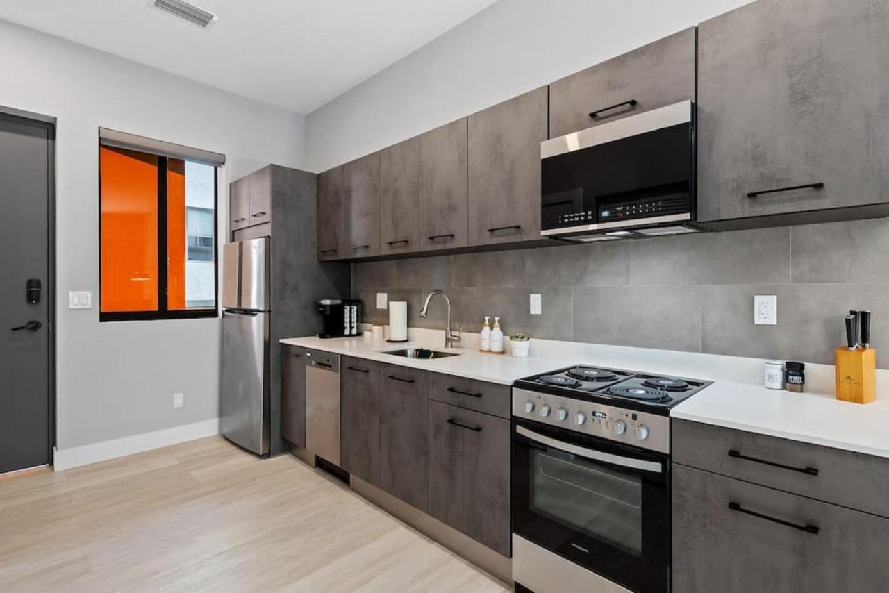 Pretty Rola 304 Luxury W King Bed Area Apartment Fort Lauderdale