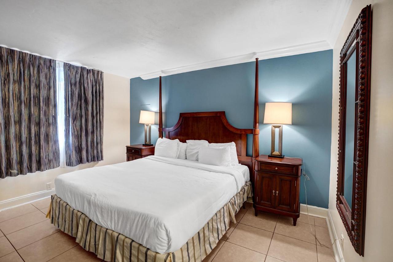 Lauderdale Grand Oakland Park