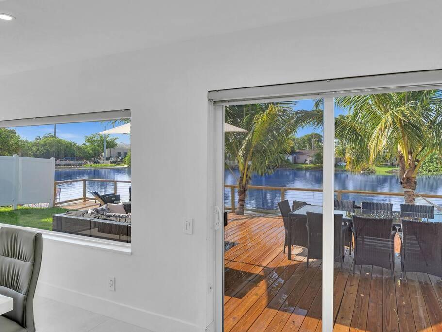 Holiday home 5-star Lakefront Oasis In Hollywood-hard Rock Casino *
