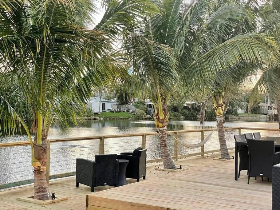 5-star Lakefront Oasis In Hollywood-hard Rock Casino Holiday home
