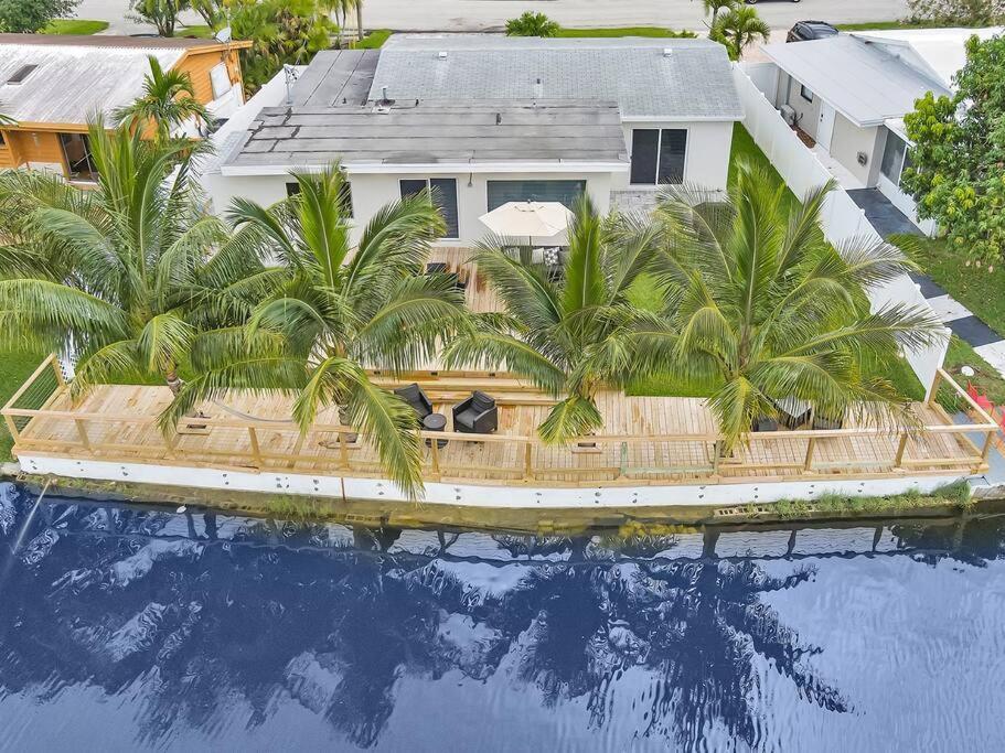 5-star Lakefront Oasis In Hollywood-hard Rock Casino Holiday home