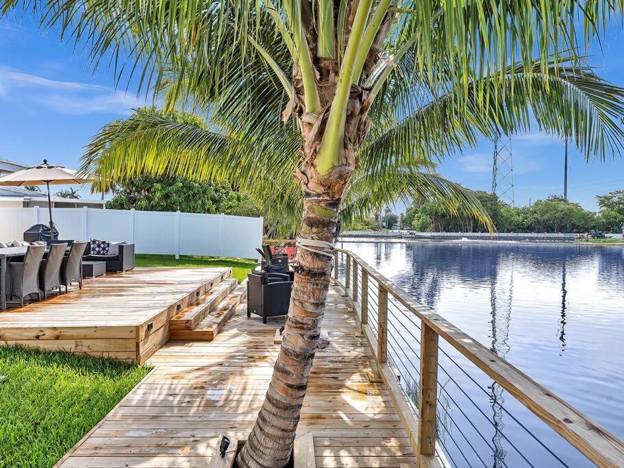 Holiday home 5-star Lakefront Oasis In Hollywood-hard Rock Casino *