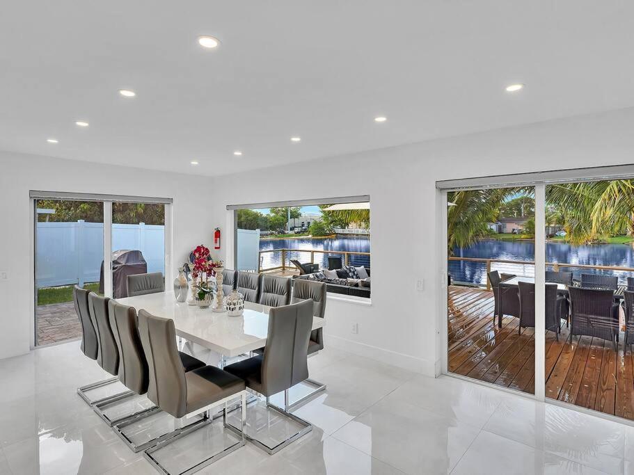 Holiday home 5-star Lakefront Oasis In Hollywood-hard Rock Casino Fort Lauderdale