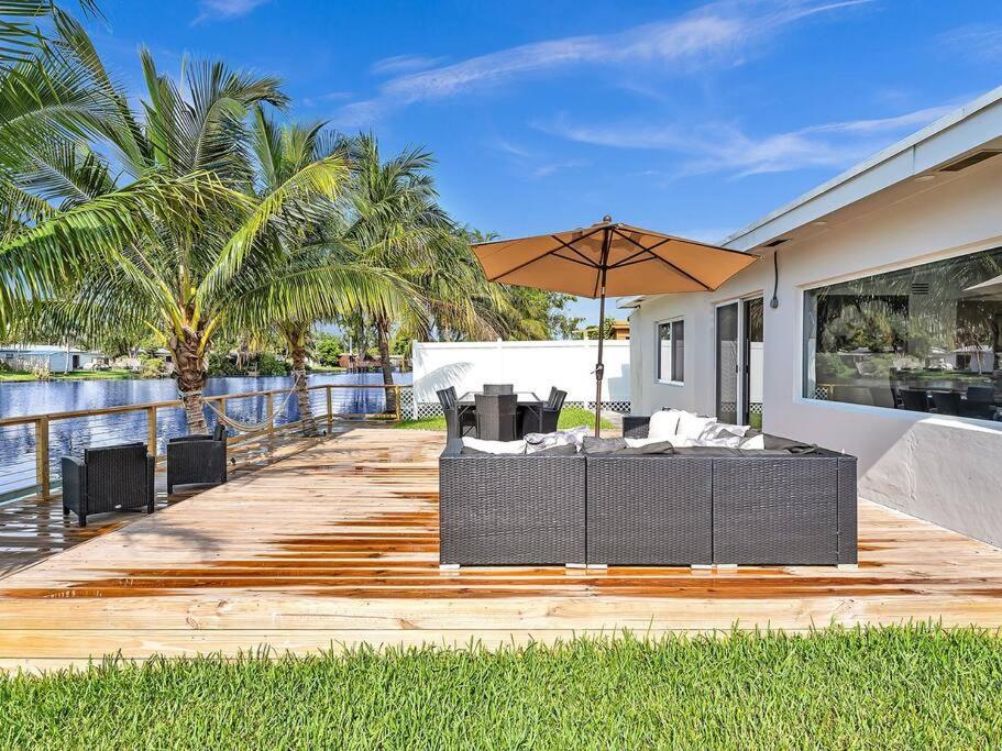 5-star Lakefront Oasis In Hollywood-hard Rock Casino Holiday home