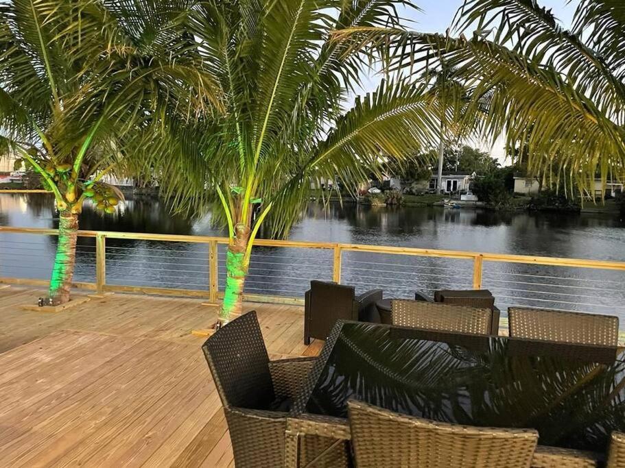 Holiday home 5-star Lakefront Oasis In Hollywood-hard Rock Casino Fort Lauderdale