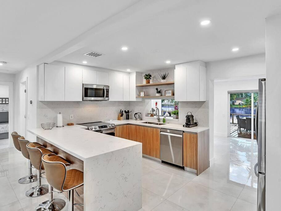 5-star Lakefront Oasis In Hollywood-hard Rock Casino Holiday home