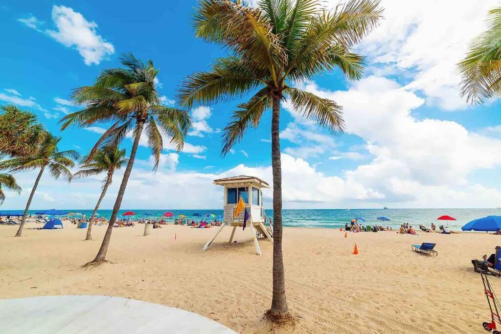 Apartment Pretty Rola 201 Luxury 1b1b W King Bed At Downtown Lauderdale *