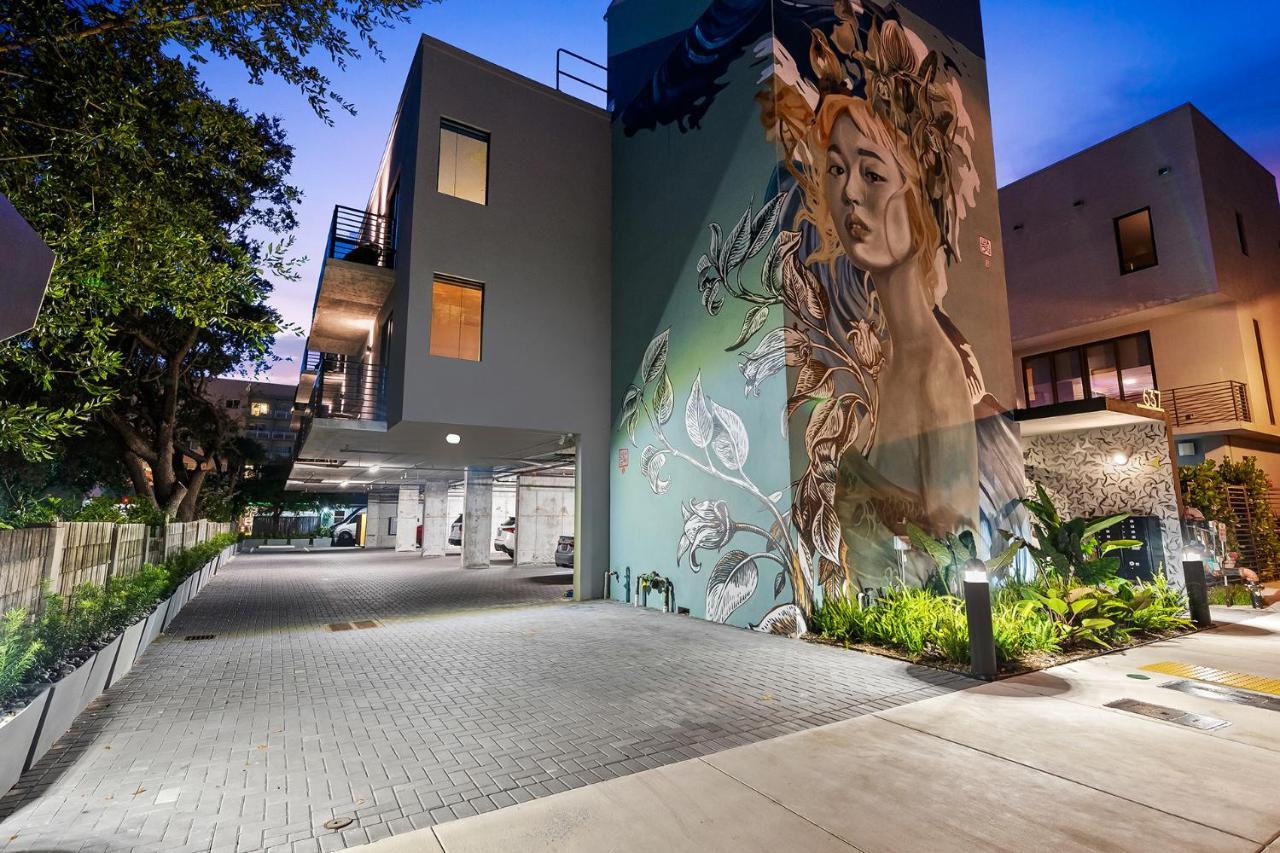 Pretty Rola 201 Luxury 1b1b W King Bed At Downtown Lauderdale * Fort Lauderdale