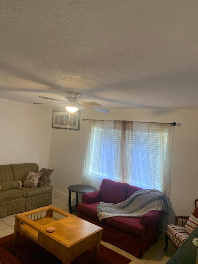 Quiet 2bedroom At Fl Apartment