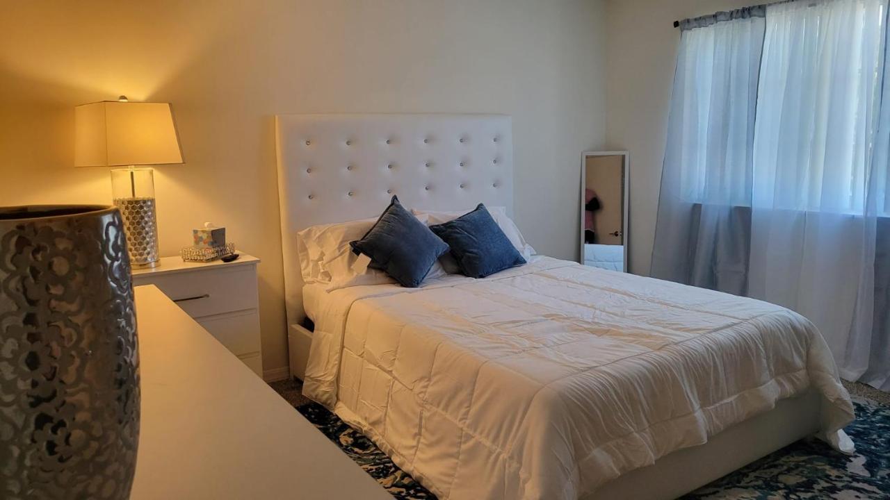 Not Availabl Apartment *
