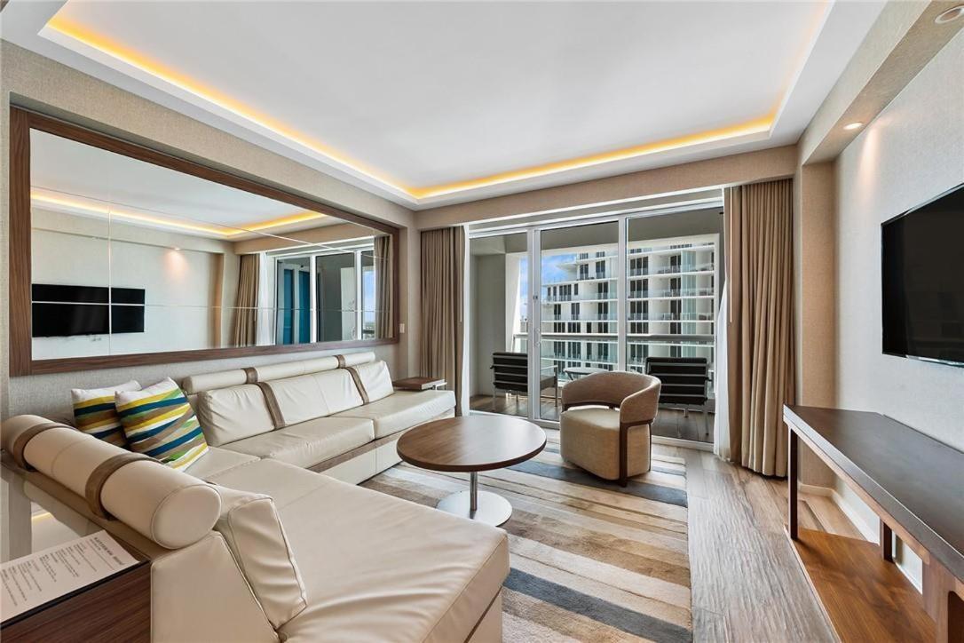 Luxury At Lauderdale *