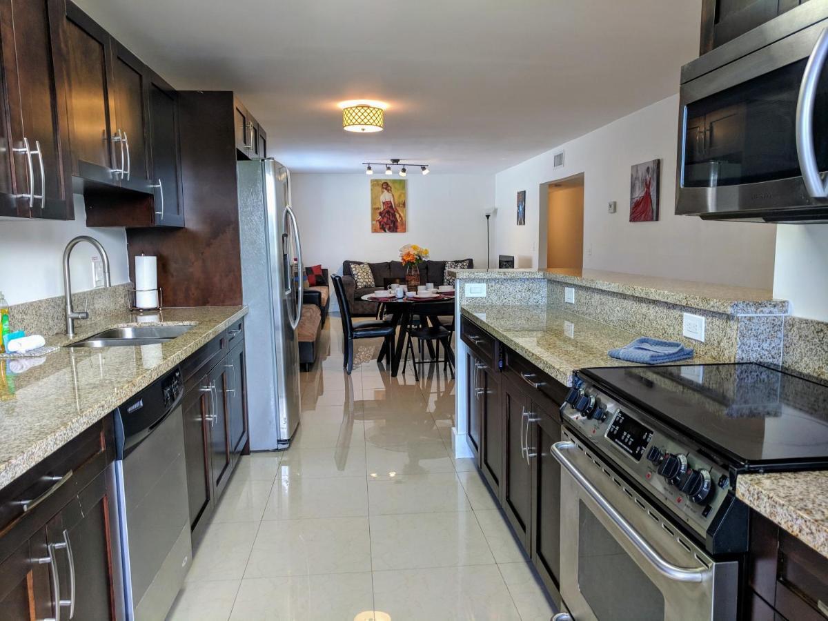 A3 - Endless Summer Vacation - 15 Minutes To Air & Beach & Cruise Apartment Fort Lauderdale