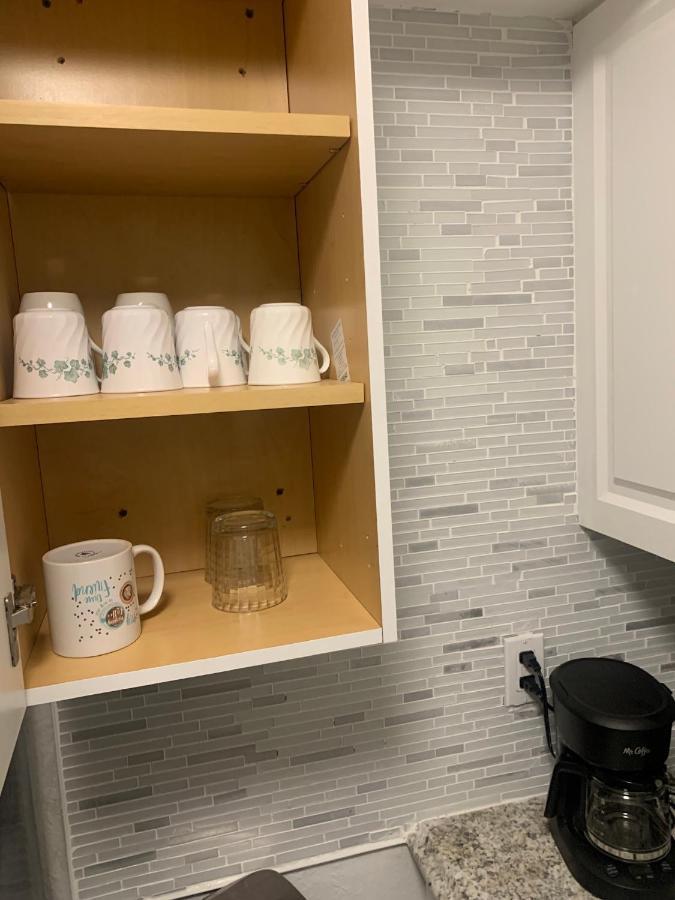 Quiet 2bedroom At Fl Apartment *