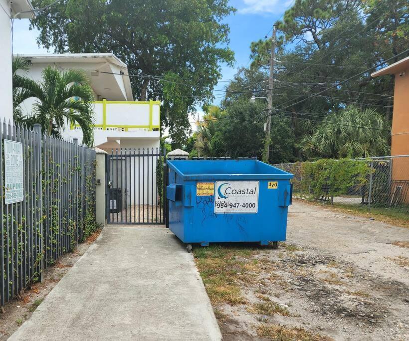 A1 - Endless Summer Vacation - Affordable Luxury Near Downtown Apartment *