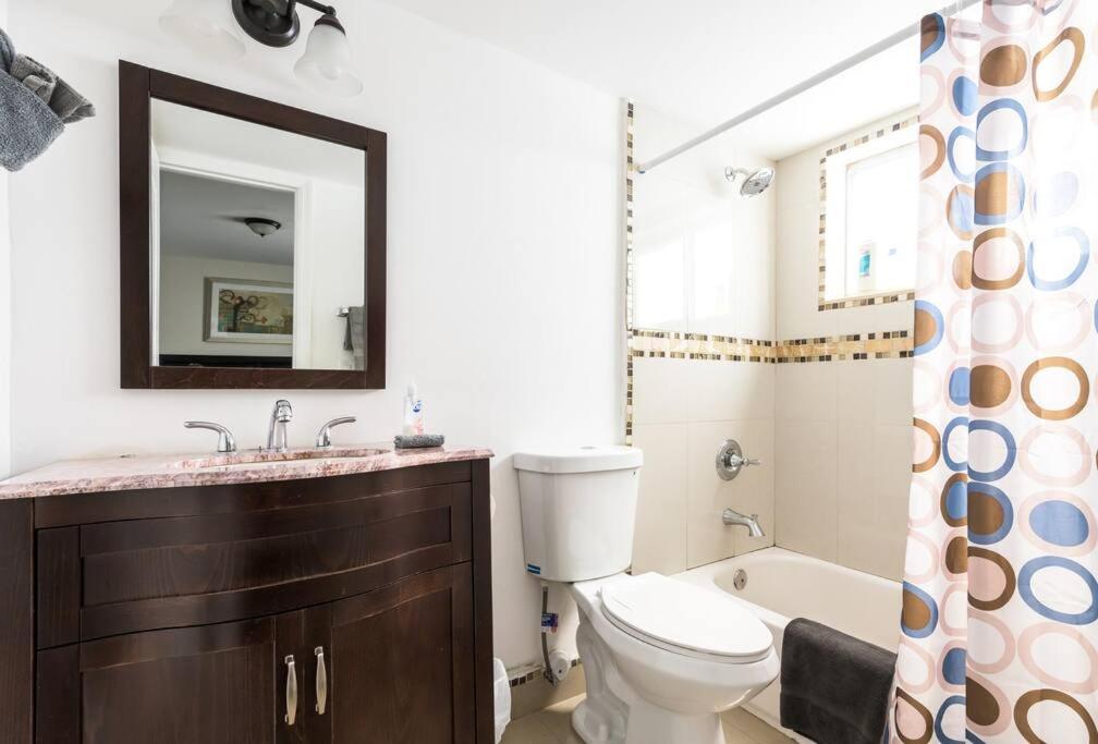 A1 - Endless Summer Vacation - Affordable Luxury Near Downtown Apartment
