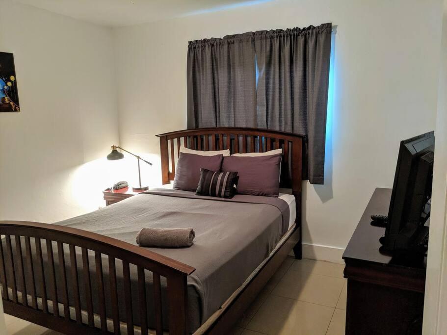 A1 - Endless Summer Vacation - Affordable Luxury Near Downtown Apartment *