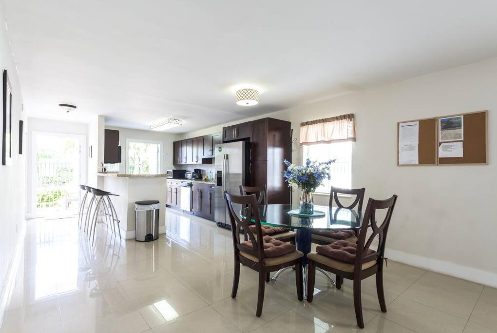 A1 - Endless Summer Vacation - Affordable Luxury Near Downtown Fort Lauderdale