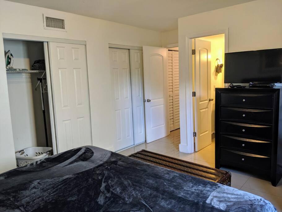 A1 - Endless Summer Vacation - Affordable Luxury Near Downtown