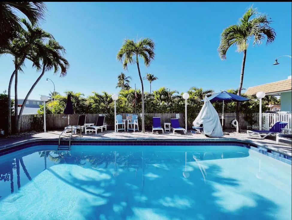 Great Escape By Lowkl * Fort Lauderdale