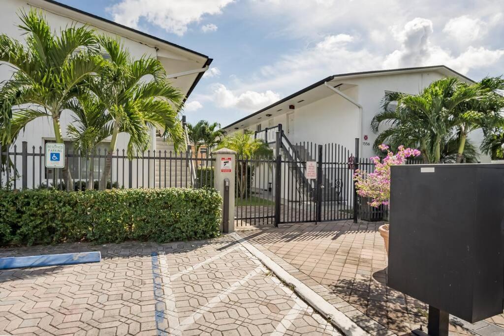 Apartment A2 - Endless Summer Vacation - 3 Bedroom Close To Casino *