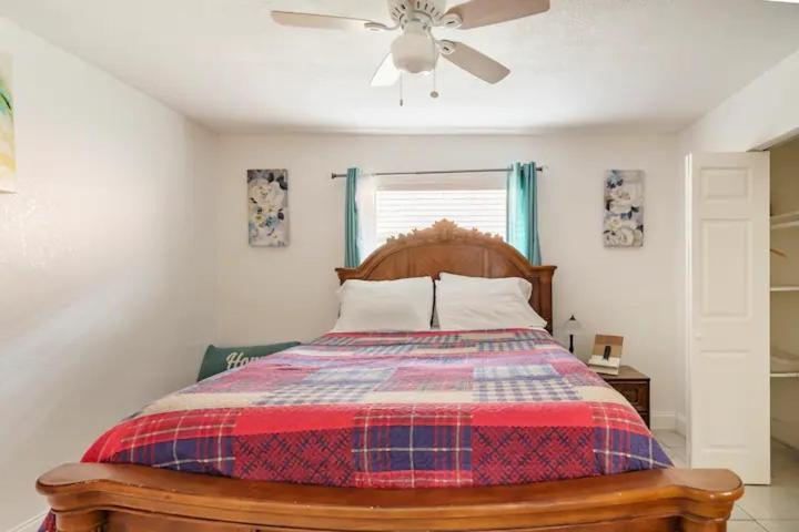 Holiday home Cheerful 1-bed On Oakland Park Fl *