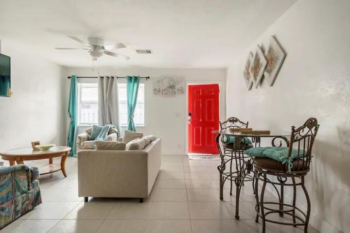 Cheerful 1-bed On Oakland Park Fl