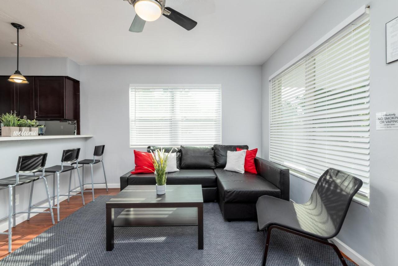 Just Off The Drive 1 Apartment *
