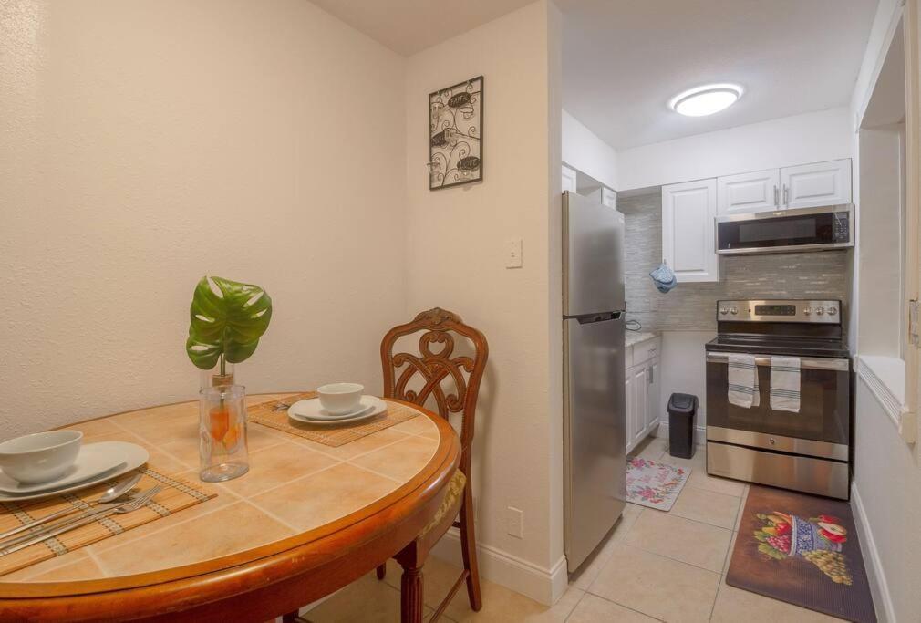 Cheerful 1-bedroom 1bath At Lauderdale Fl Fort Lauderdale