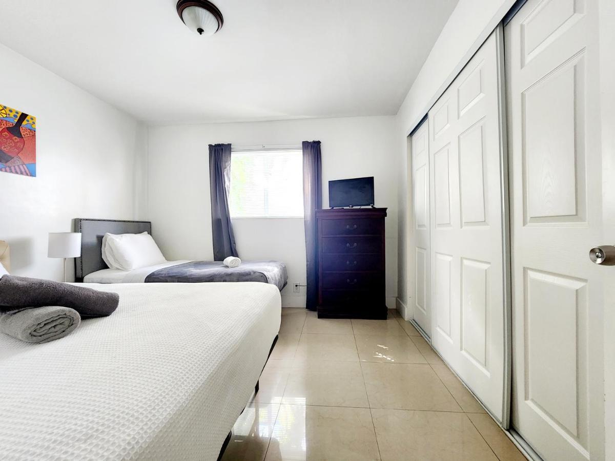 A1 - Endless Summer Vacation - Affordable Luxury Near Downtown Apartment Fort Lauderdale