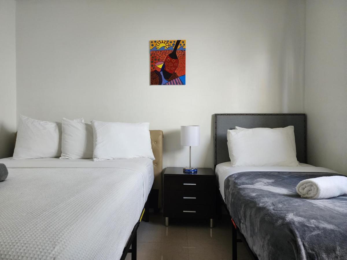 A1 - Endless Summer Vacation - Affordable Luxury Near Downtown
