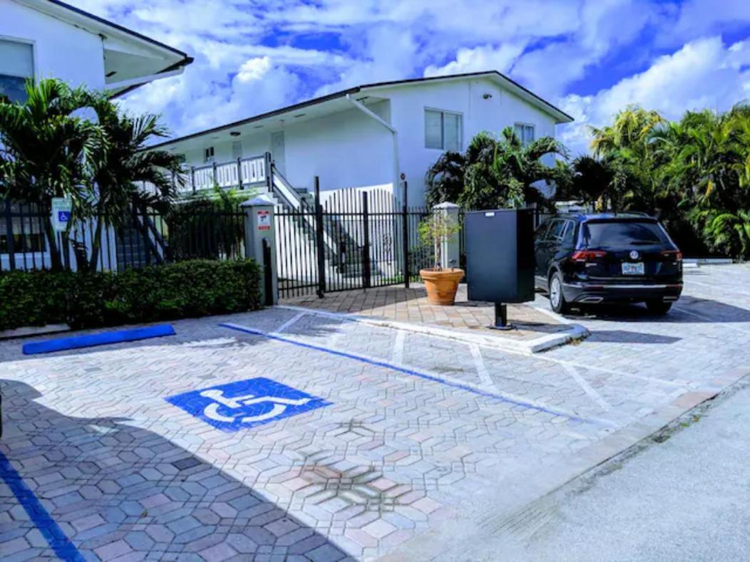 A4 - Endless Summer - Downtown Near Park, Ports, And Beach *