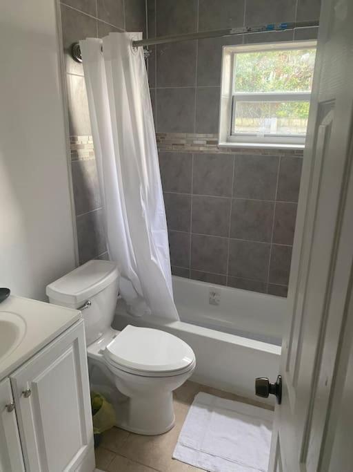 Cheerful 1-bedroom 1bath At Lauderdale Fl Fort Lauderdale