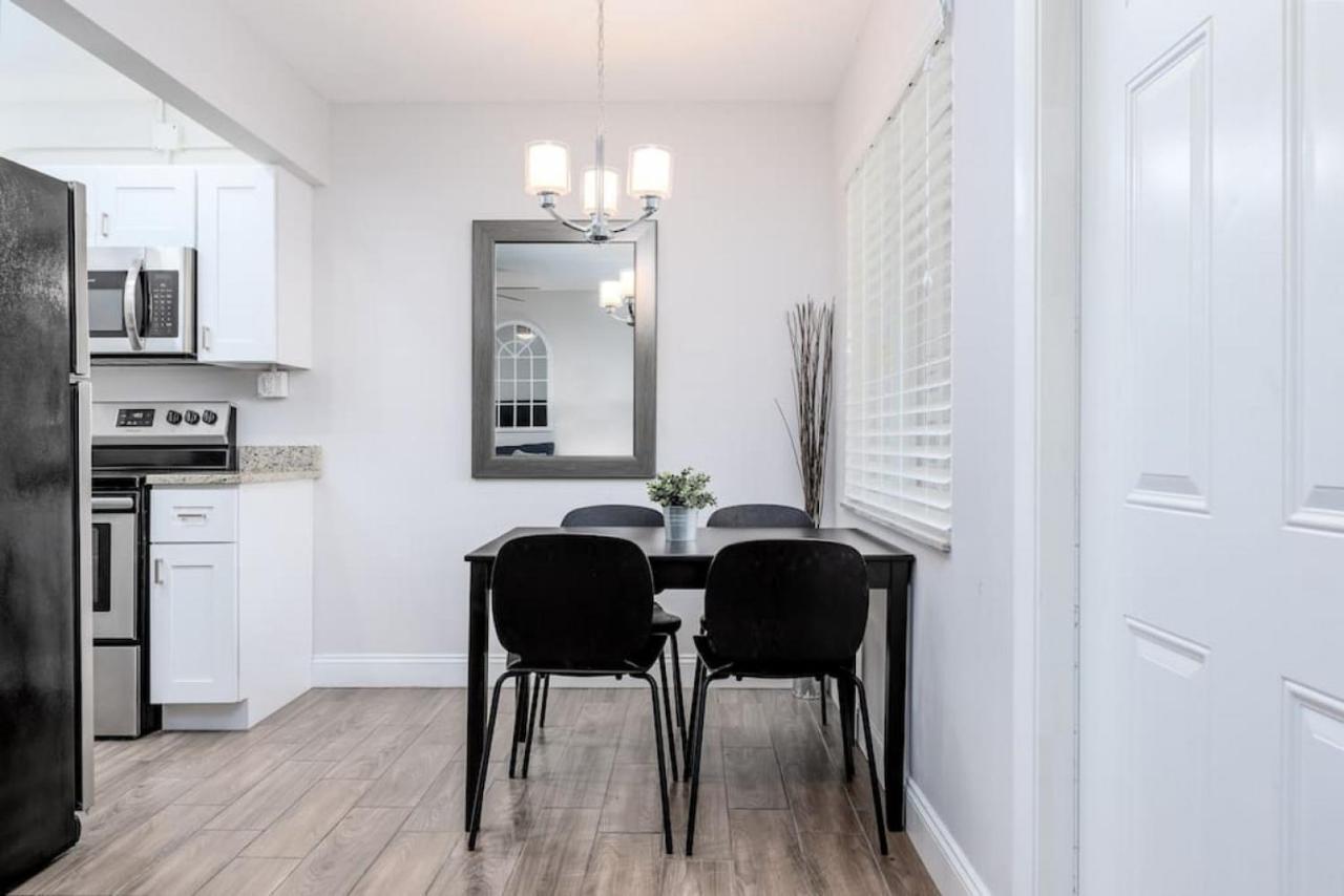 The 3 - Wilton Manors Apartment