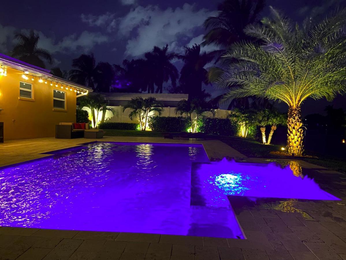 New! Waterfront Heated Pool & Jacuzzi 2 Mi To - Fishing Pier Relaxing & Hammock Holiday home Fort Lauderdale