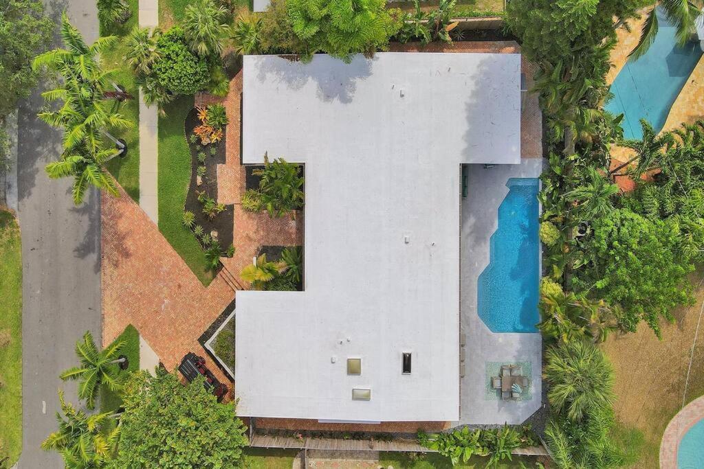 Brand New! Heated Pool, Golf Cart, Next To Holiday home