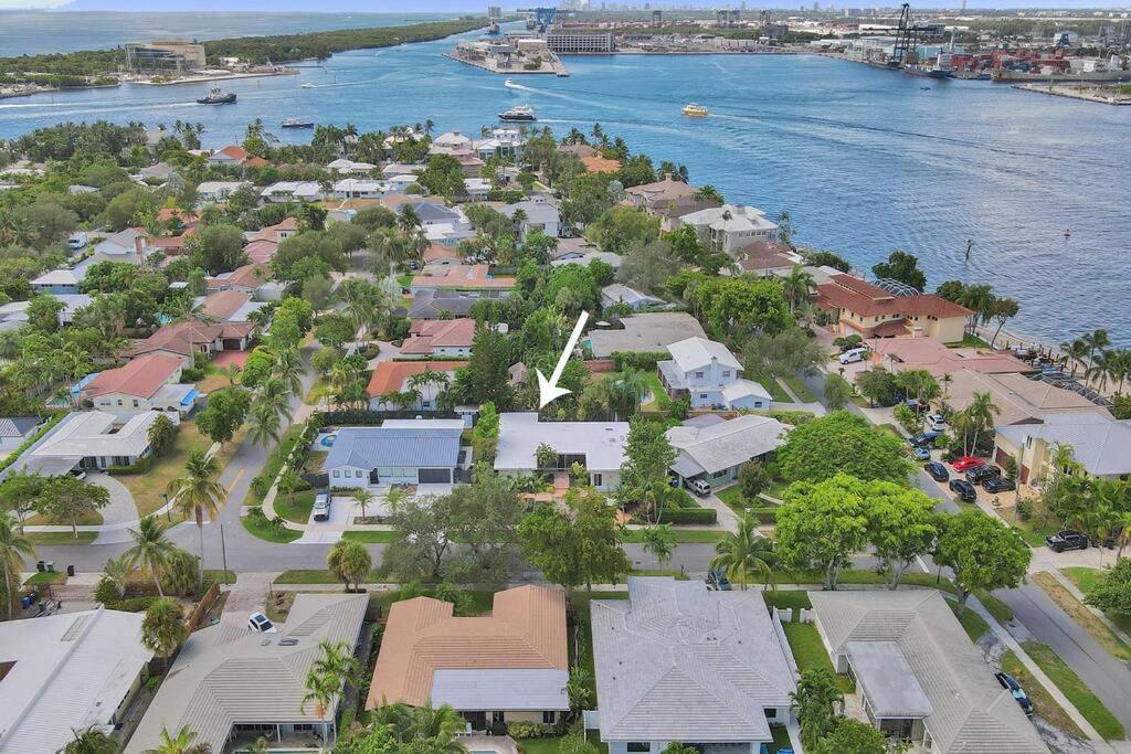 Brand New! Heated Pool, Golf Cart, Next To Holiday home