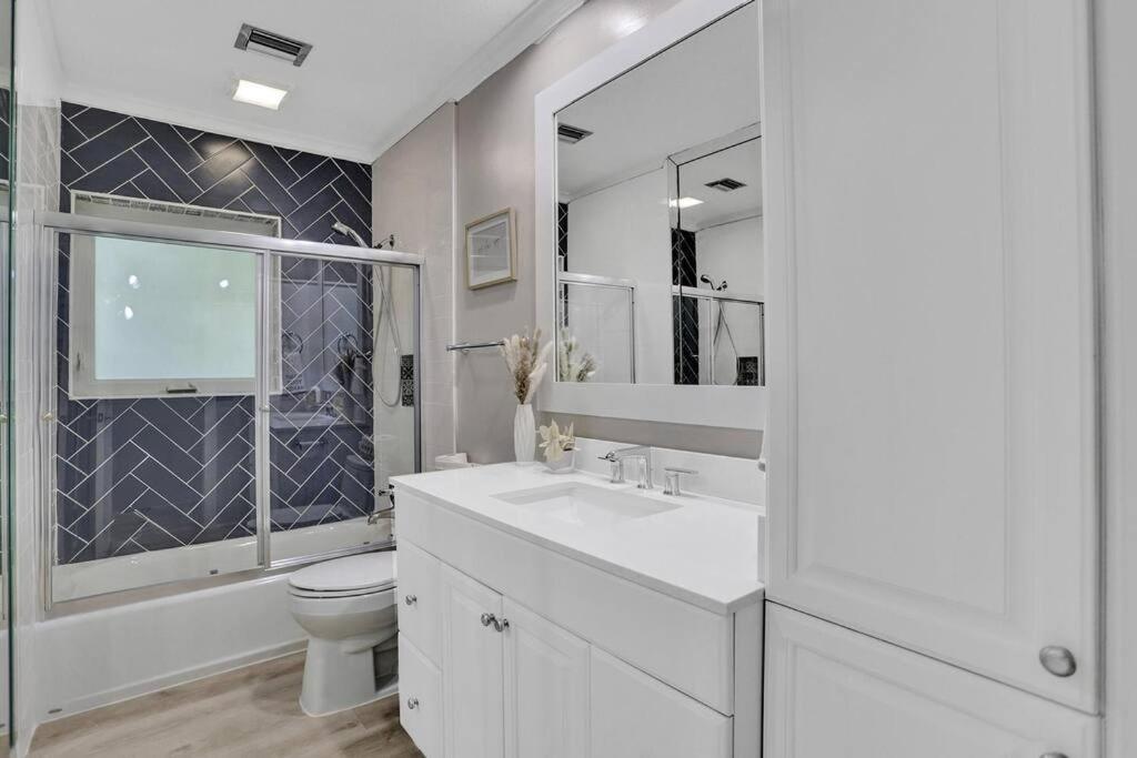 Brand New! Heated Pool, Golf Cart, Next To Holiday home *