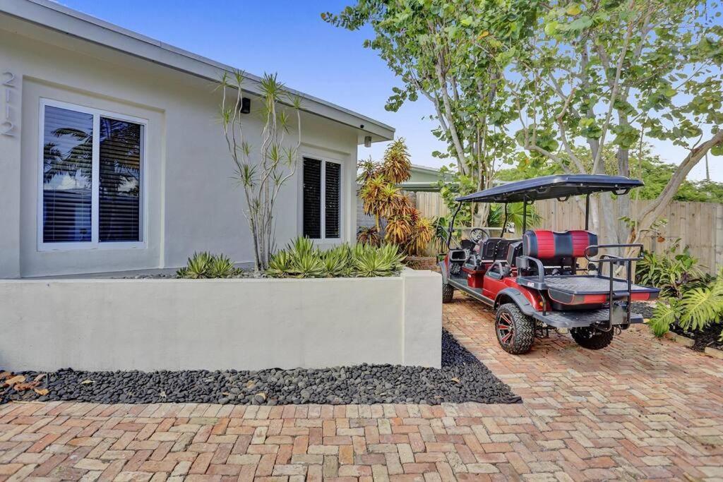 Holiday home Brand New! Heated Pool, Golf Cart, Next To