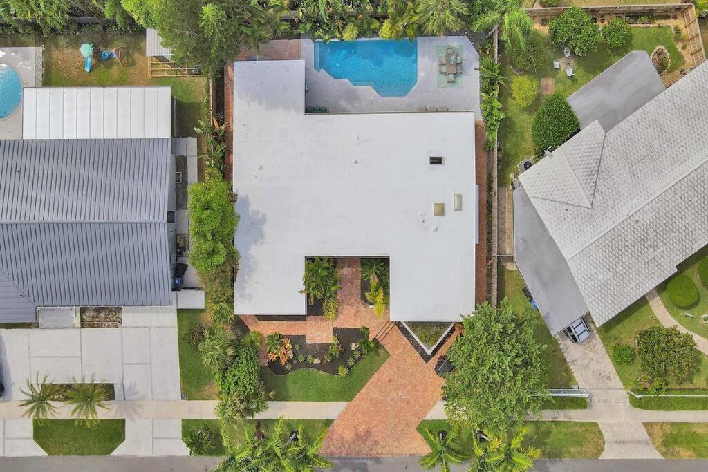Brand New! Heated Pool, Golf Cart, Next To Holiday home Fort Lauderdale