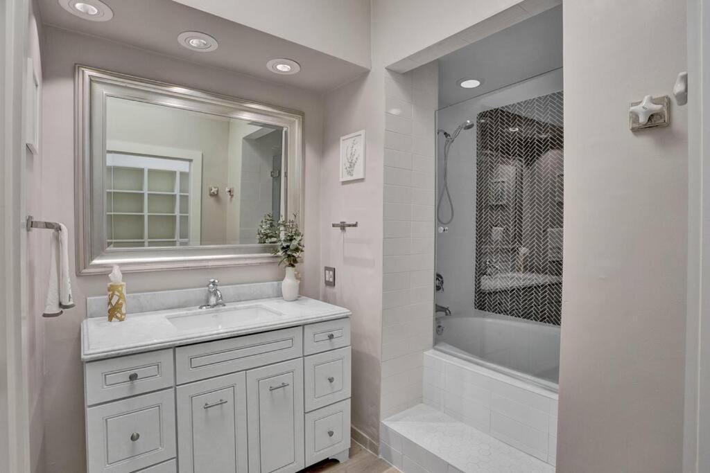 Brand New! Heated Pool, Golf Cart, Next To Fort Lauderdale