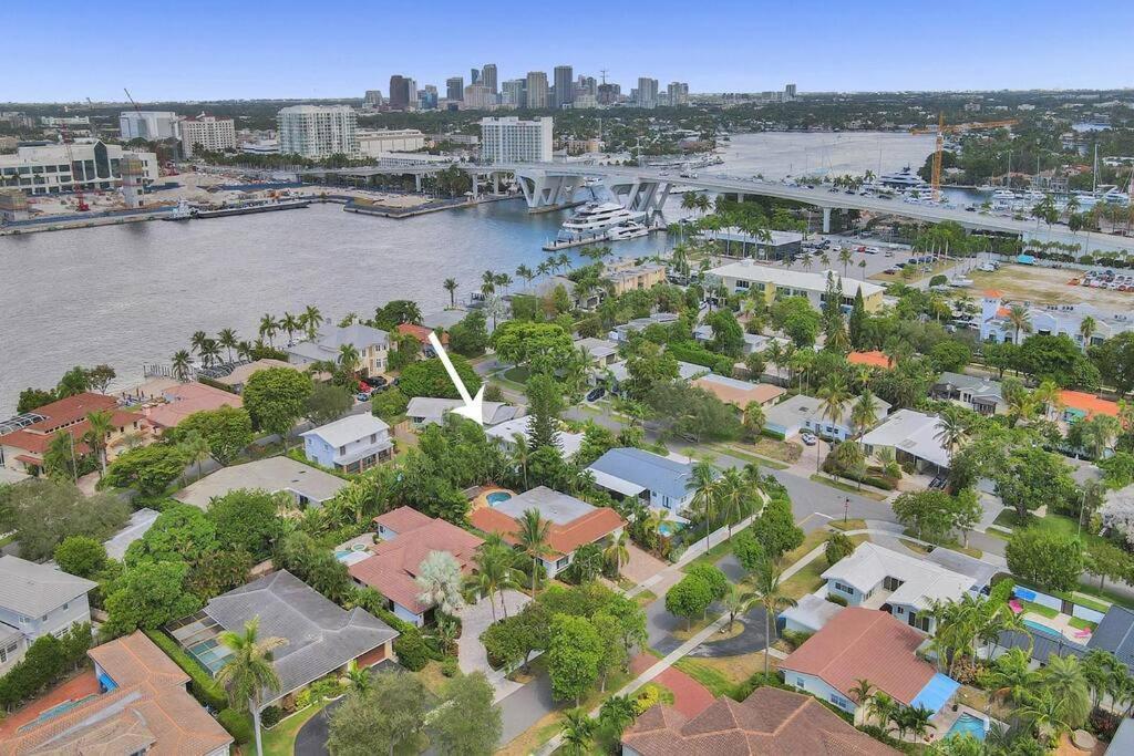 Holiday home Brand New! Heated Pool, Golf Cart, Next To Fort Lauderdale