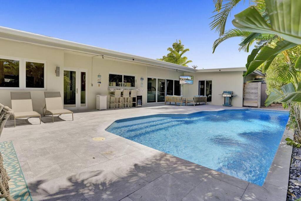 Holiday home Brand New! Heated Pool, Golf Cart, Next To Fort Lauderdale