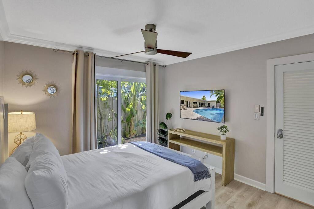 Holiday home Brand New! Heated Pool, Golf Cart, Next To Fort Lauderdale