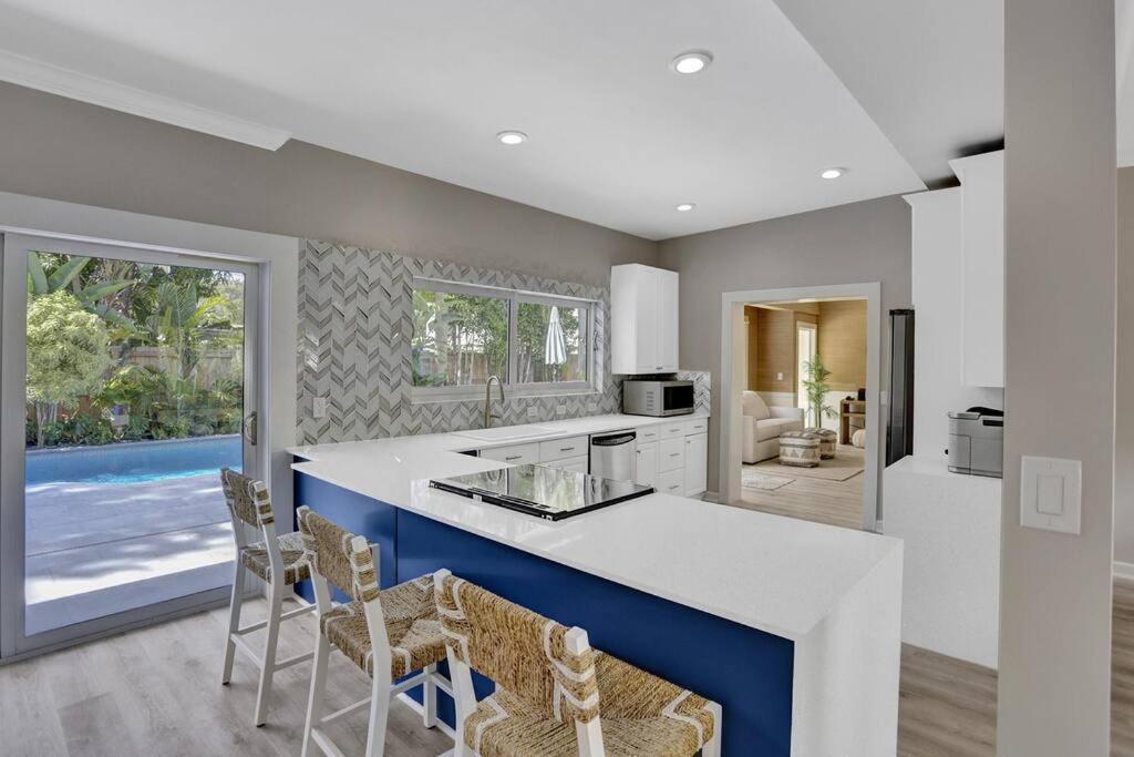 Brand New! Heated Pool, Golf Cart, Next To * Fort Lauderdale