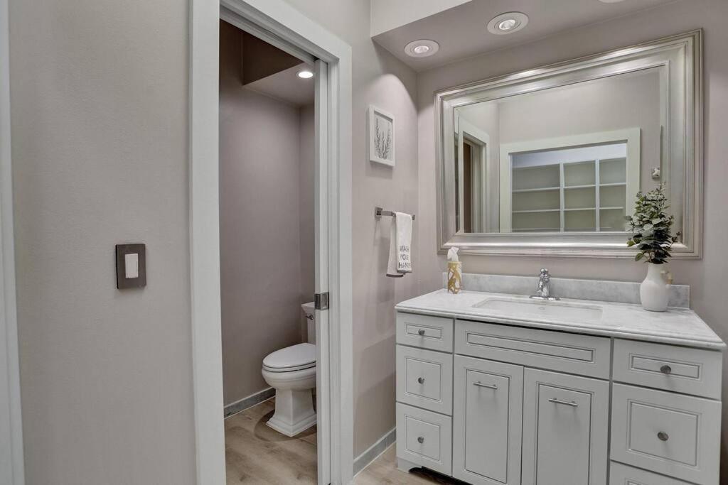 Brand New! Heated Pool, Golf Cart, Next To * Fort Lauderdale
