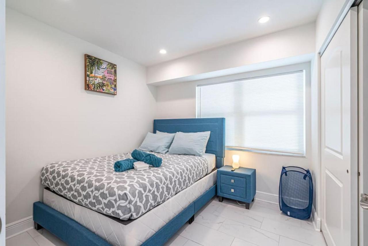 Beachfront Bloos 2 Units Ocean View Balcony Units 4 And 5 * Fort Lauderdale