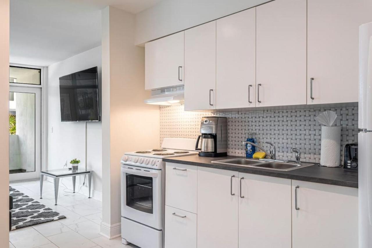 Holiday home Beachfront Bloos 2 Units Ocean View Balcony Units 4 And 5 *