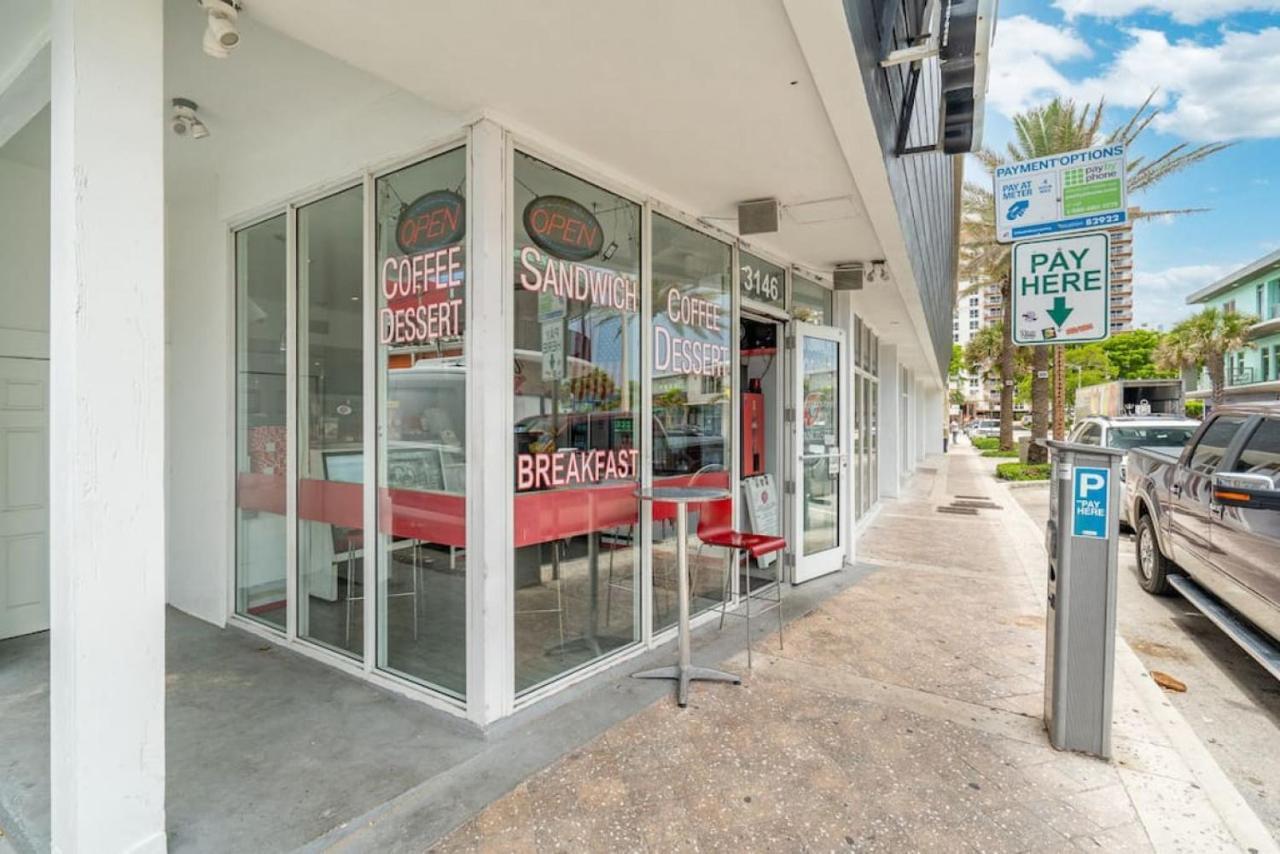 Beachfront Bloos 2 Units Ocean View Balcony Units 4 And 5 Holiday home Fort Lauderdale